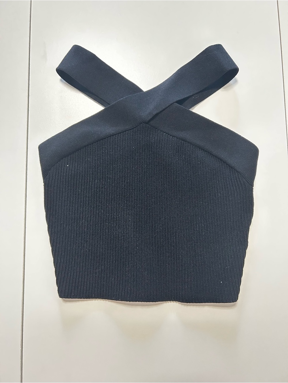 Black Cross-Strap Ribbed Women’s Crop Top Babaton